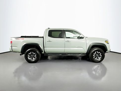 Used 2023 Toyota Tacoma TRD Off-Road w/ Technology Package AWD/4WD image 9