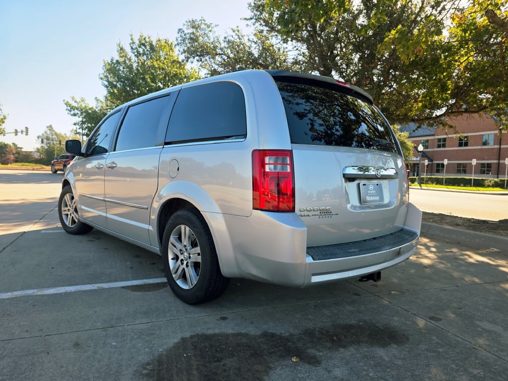 Used 2010 Dodge Grand Caravan SXT FWD image 15