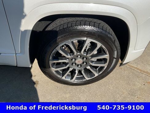 Used 2021 GMC Acadia Denali w/ Denali Ultimate Package AWD/4WD image 13