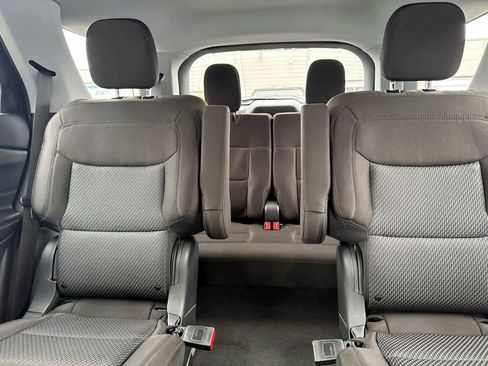 Used 2023 Ford Explorer XLT AWD/4WD image 11