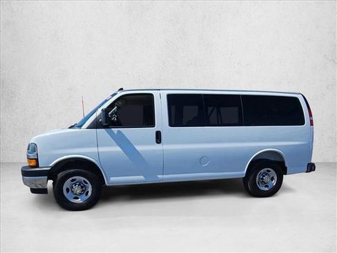 Used 2025 Chevrolet Express 2500 LT w/ LT Preferred Equipment Group RWD image 4