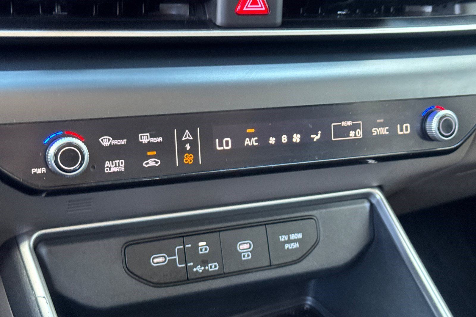 Used 2026 Kia Carnival FWD image 18