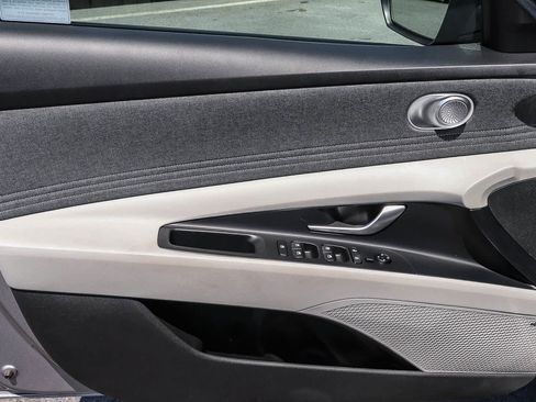 Used 2026 Hyundai Elantra Limited FWD image 30