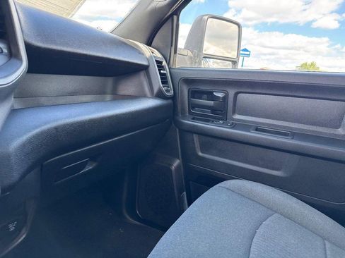 Used 2024 RAM 3500 Tradesman w/ Chrome Appearance Group image 16