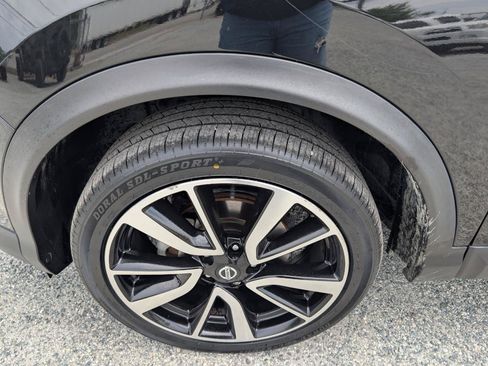 Used 2018 Nissan Rogue Sport SL w/ SL Premium Package FWD image 12