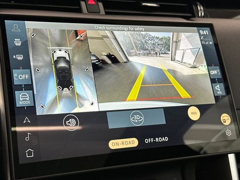 Used 2024 Land Rover Discovery Sport S image 22