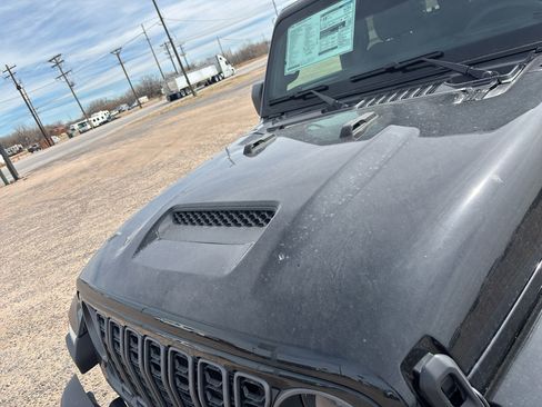 New 2026 Jeep Gladiator Sport image 9