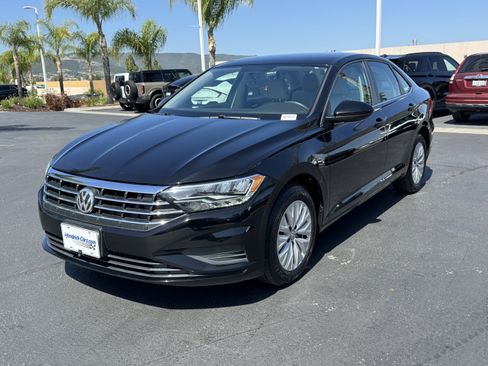 Used 2019 Volkswagen Jetta S w/ Driver Assistance Package FWD image 5
