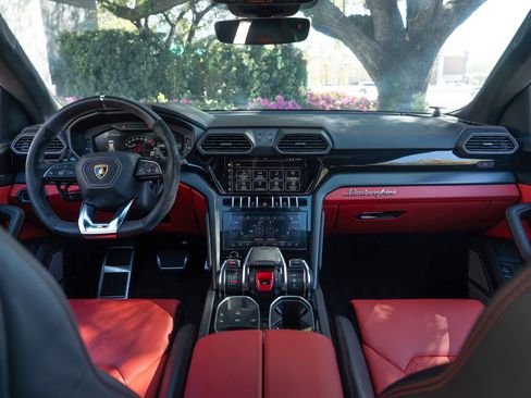 Used 2022 Lamborghini Urus AWD/4WD image 4