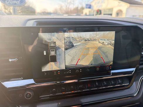 Used 2024 Chevrolet Silverado 1500 ZR2 w/ Technology Package image 17