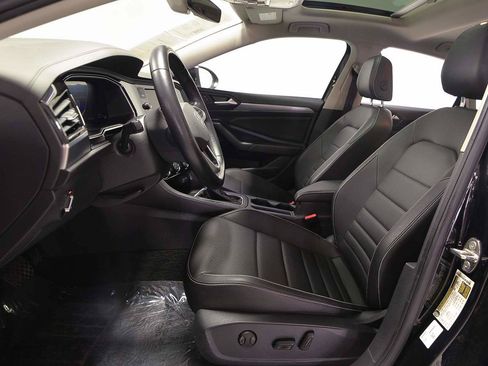 Used 2024 Volkswagen Jetta SE FWD image 8