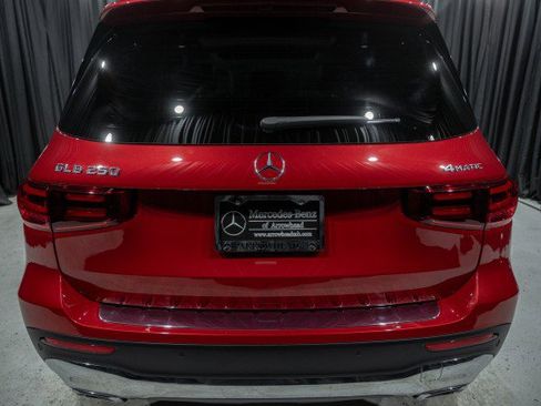 New 2026 Mercedes-Benz GLB 250 4MATIC image 6