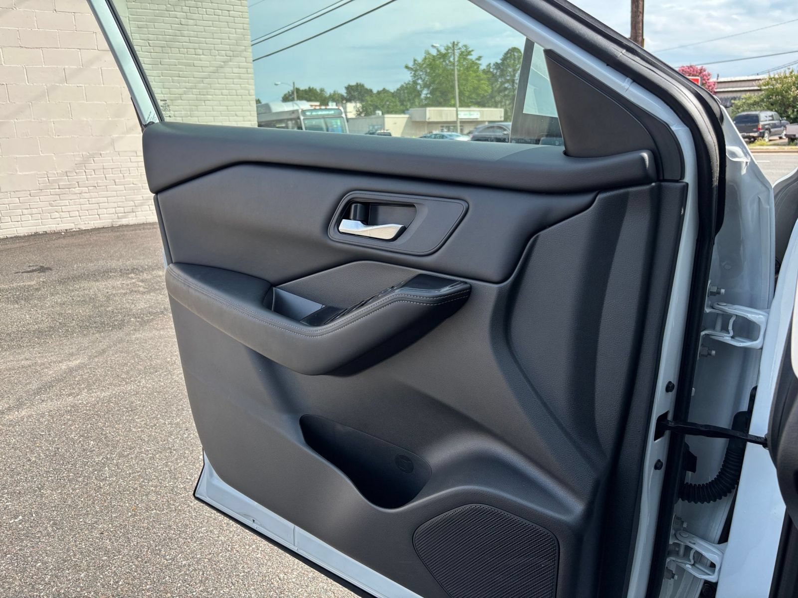 Used 2026 Nissan Rogue SV FWD image 18