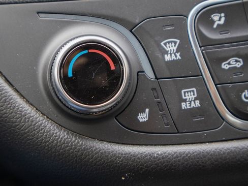 Used 2019 Chevrolet Malibu LT w/ Leather Package image 21