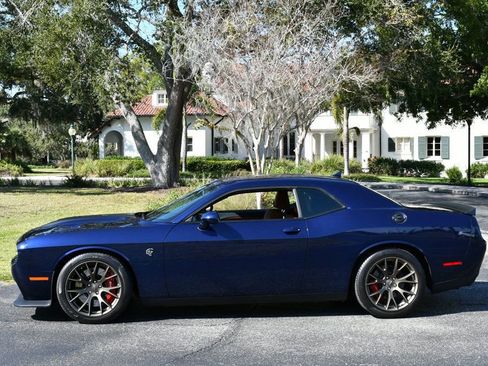 Used 2017 Dodge Challenger SRT Hellcat image 3