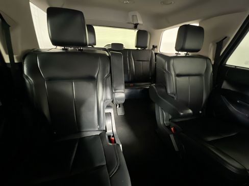 Used 2024 Ford Expedition XLT RWD image 32