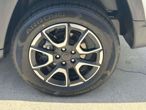 Used 2025 Jeep Compass Trailhawk AWD/4WD image 35