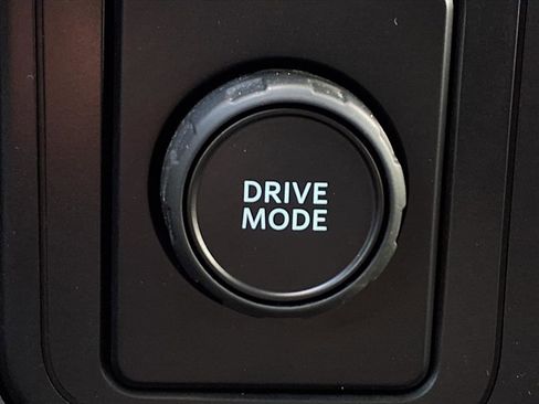 Certified 2021 Ford F150 XLT w/ Equipment Group 302A High image 17