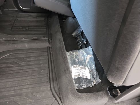 Used 2024 GMC Sierra 1500 SLT w/ SLT Premium Package image 28