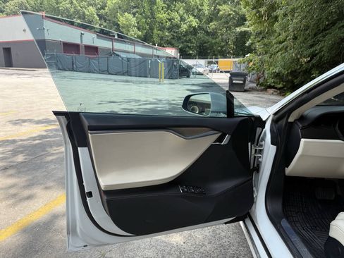 Used 2018 Tesla Model S 100D AWD/4WD image 25