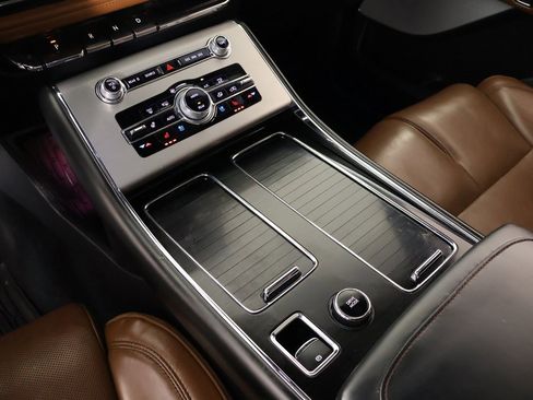 Used 2022 Lincoln Aviator Reserve w/ Equipment Group 201A image 9