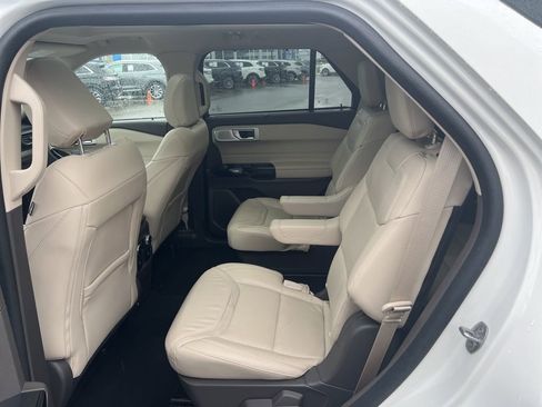 Used 2023 Ford Explorer Platinum w/ Technology Package AWD/4WD image 11