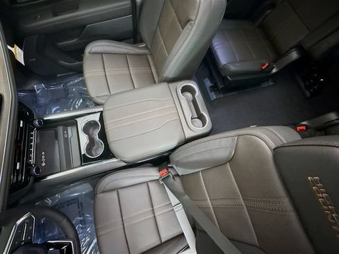 New 2026 Chevrolet Tahoe High Country AWD/4WD image 25