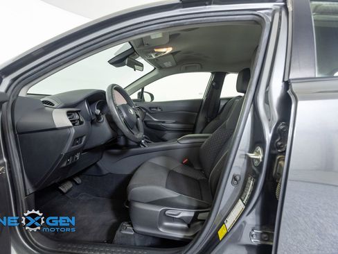 Used 2021 Toyota C-HR LE FWD image 11