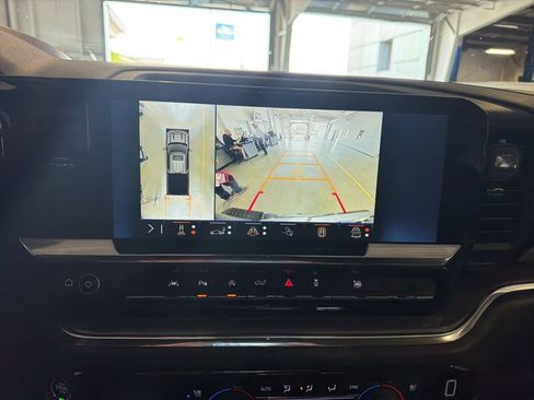 Used 2024 Chevrolet Silverado 1500 High Country w/ Technology Package AWD/4WD image 11