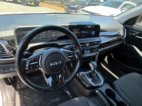 Used 2024 Kia Seltos S FWD image 24
