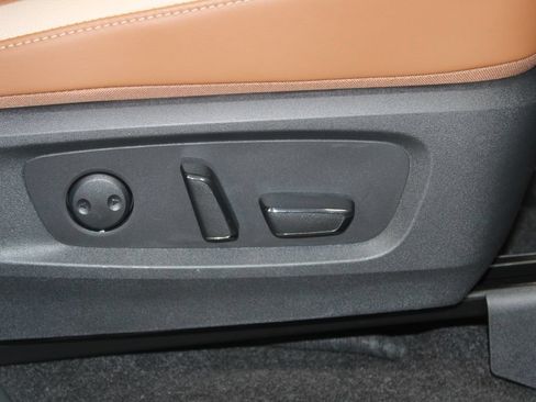 Used 2026 Nissan Pathfinder Platinum AWD/4WD image 28