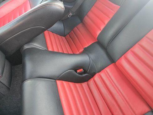 Used 2012 Ford Mustang GT image 18