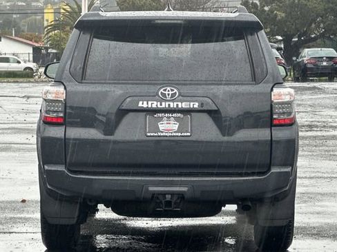 Used 2024 Toyota 4Runner SR5 image 5