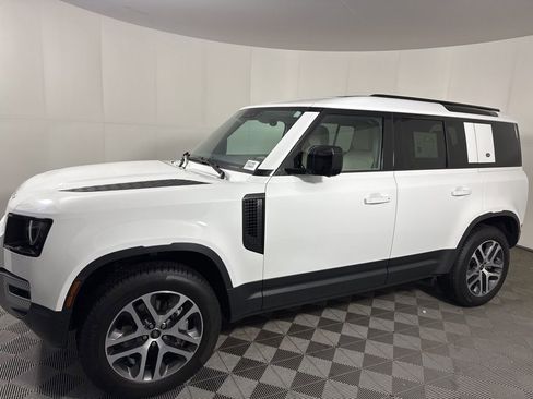 Used 2023 Land Rover Defender 110 SE image 1