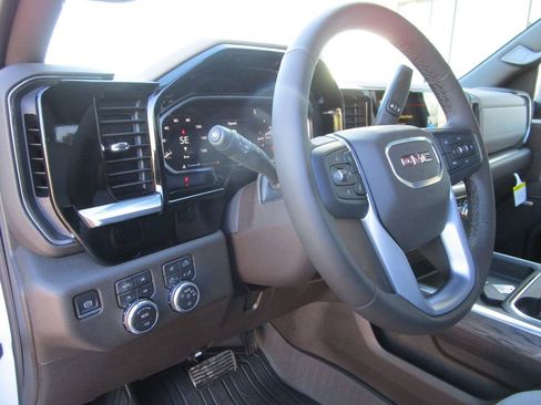 New 2026 GMC Sierra 2500 SLT w/ SLT Premium Package image 33