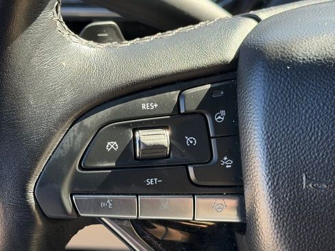 Used 2023 Cadillac Escalade Premium Luxury w/ Performance Package image 15