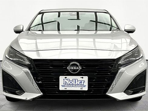 Used 2023 Nissan Altima 2.5 SL image 3