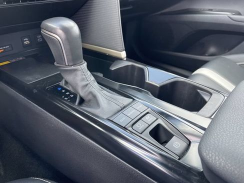 Used 2025 Toyota Camry SE FWD image 22