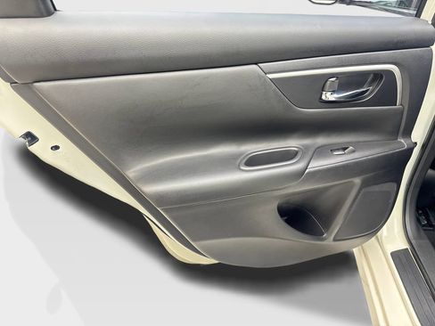 Used 2017 Nissan Altima 2.5 SV FWD image 38