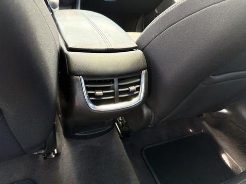 Used 2022 Chevrolet Malibu LT FWD image 11