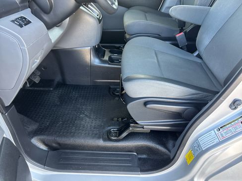 Used 2020 Nissan NV200 SV image 10