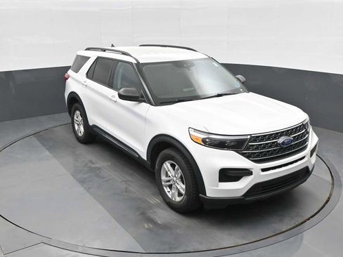 Used 2023 Ford Explorer XLT AWD/4WD image 1