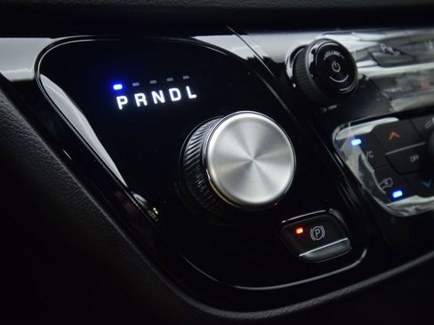 New 2026 Chrysler Voyager LX image 19