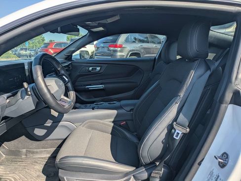 Used 2025 Ford Mustang GT RWD image 16