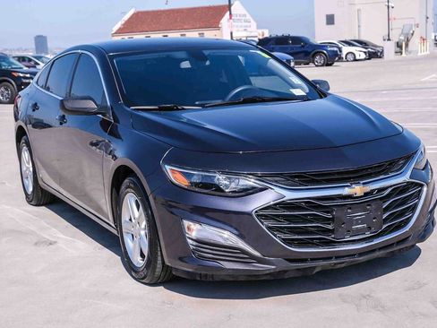 Used 2022 Chevrolet Malibu LS FWD image 3