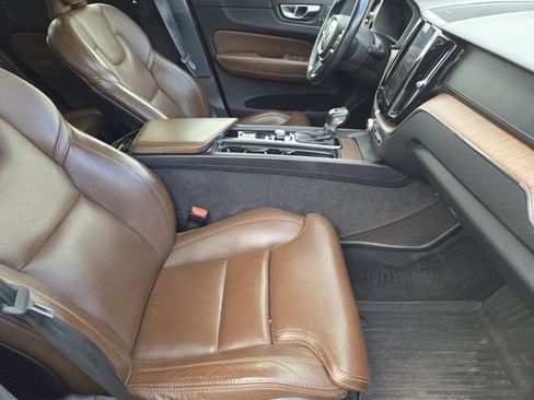 Used 2020 Volvo XC60 T6 Inscription w/ Protection Package Premier image 15