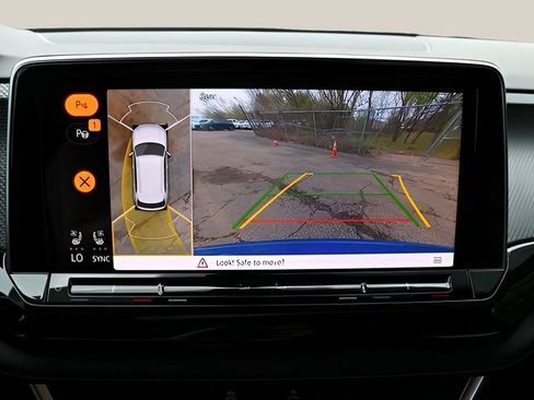 Used 2025 Volkswagen Atlas Cross Sport SEL Premium R-Line AWD/4WD image 22