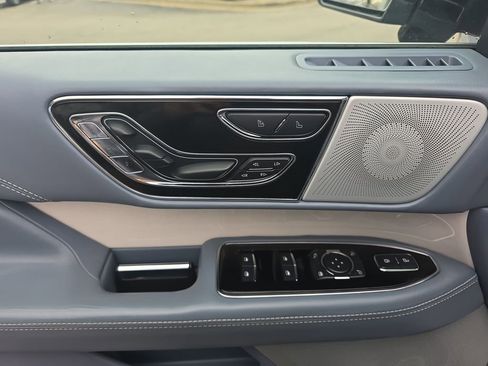 Used 2022 Lincoln Navigator Black Label image 17