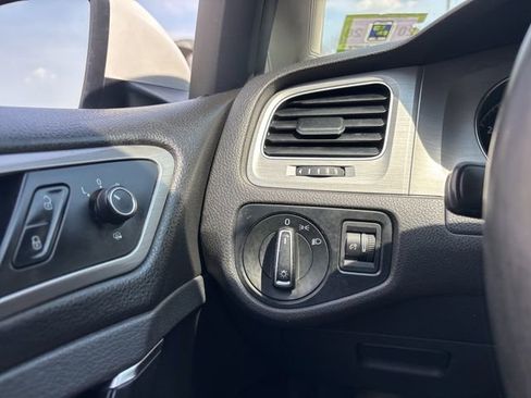 Used 2016 Volkswagen Golf S FWD image 20