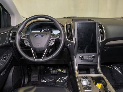 Used 2024 Ford Edge SEL image 6